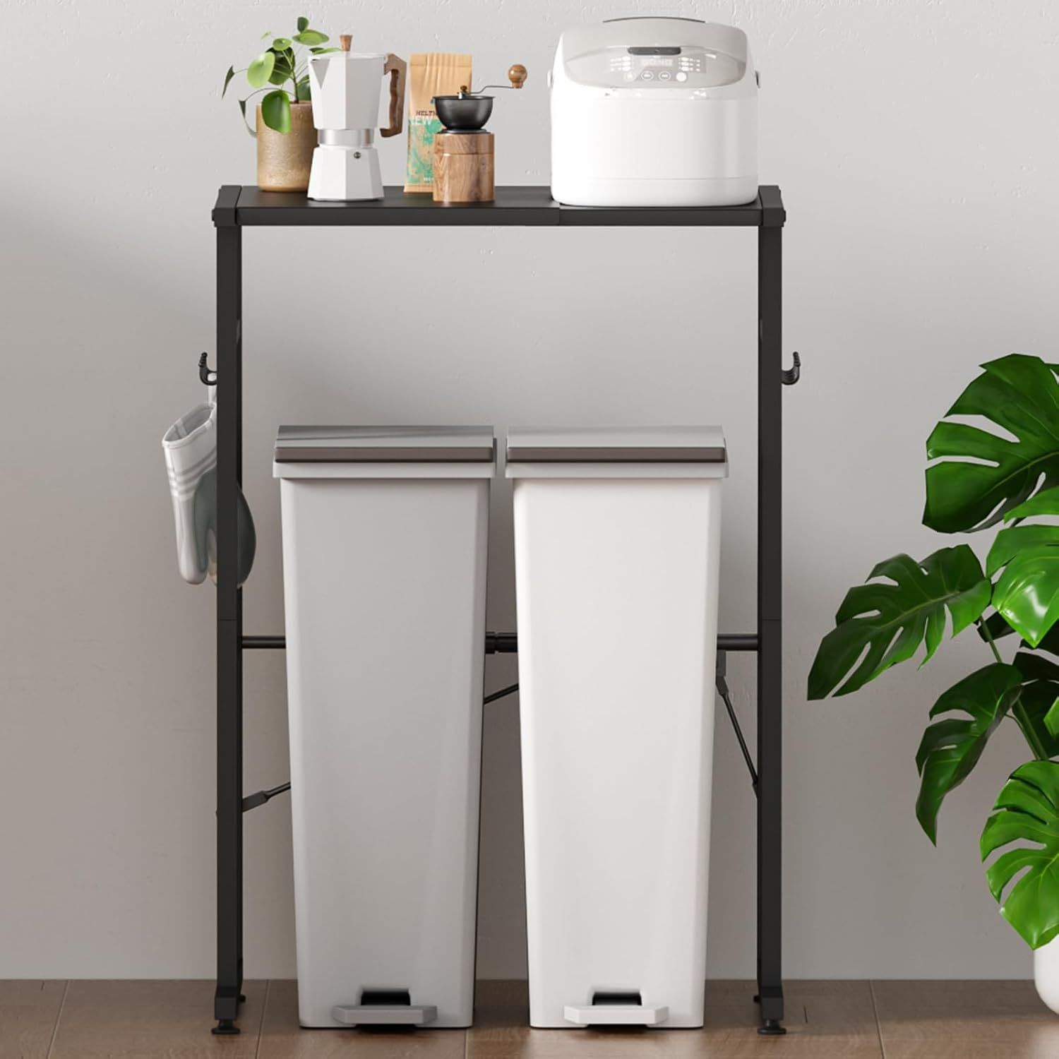 新品・送料無料】伸縮 ゴミ箱上ラック 45Lゴミ箱対応 アジャスター付き 