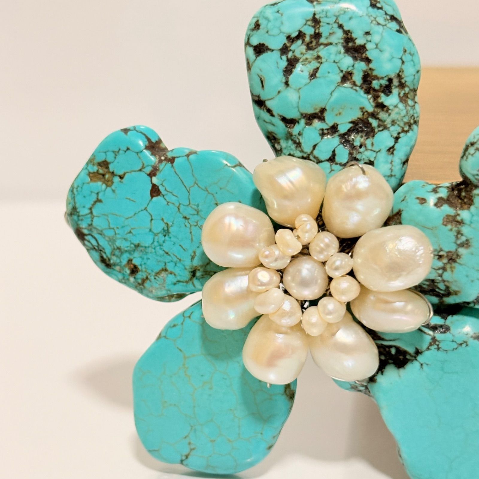 天然ターコイズ パール 大ぶりブローチ - メルカリ