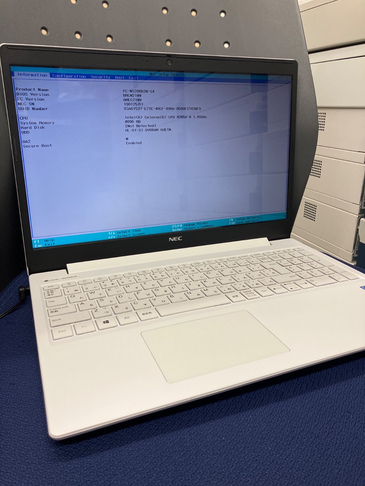 ［ジャンク］NEC ノートPC ホワイト ジャンク NEC PC-NS200R2W-S4 NS200/R Celeron （R）4205U CPU @ 1.80