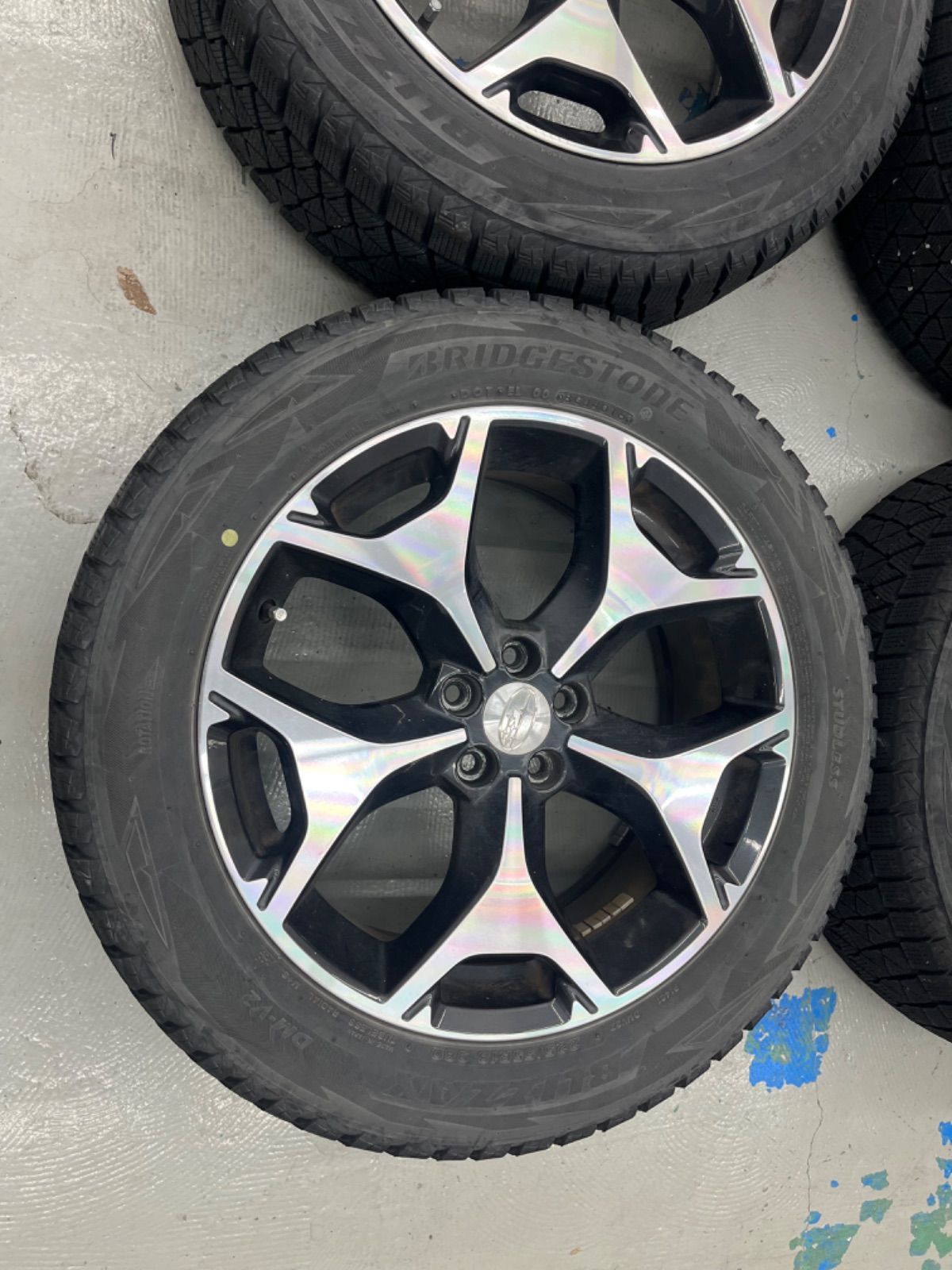 たけぽんさま専用スバルフォレスタースタッドレスタイヤ純正ホイル付