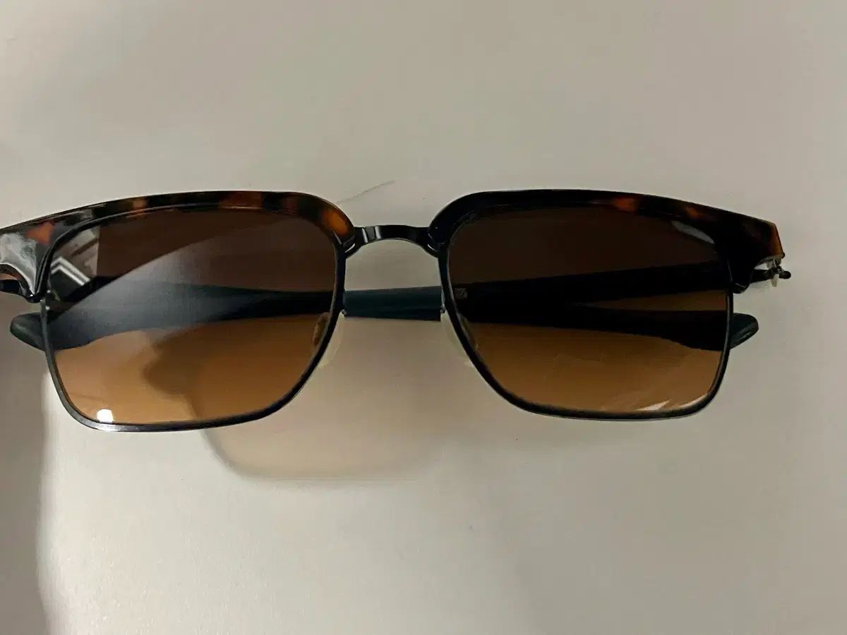 アイシーベルリン サングラス akemi