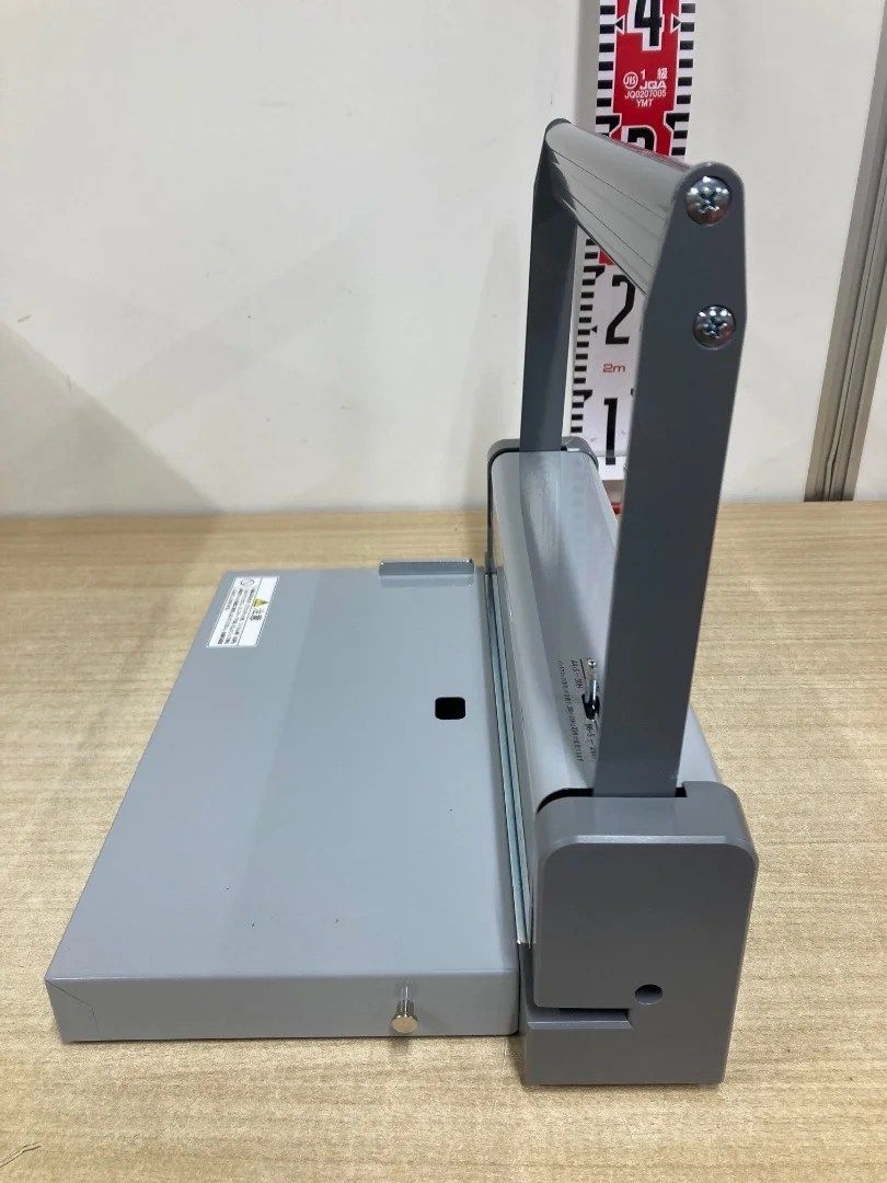 ライオン事務局 多穴パンチ