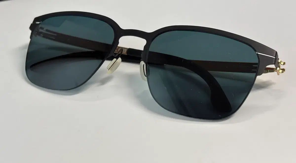 アイシーベルリンサングラス the antihero