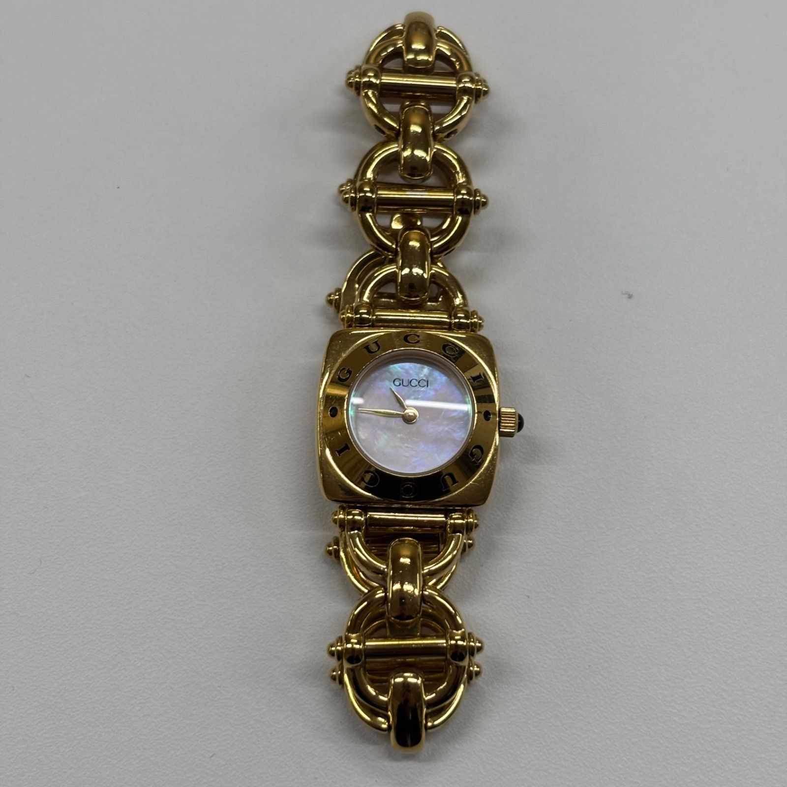 ☆ GUCCI グッチ レディース腕時計 6400L ゴールド × シェル文字盤