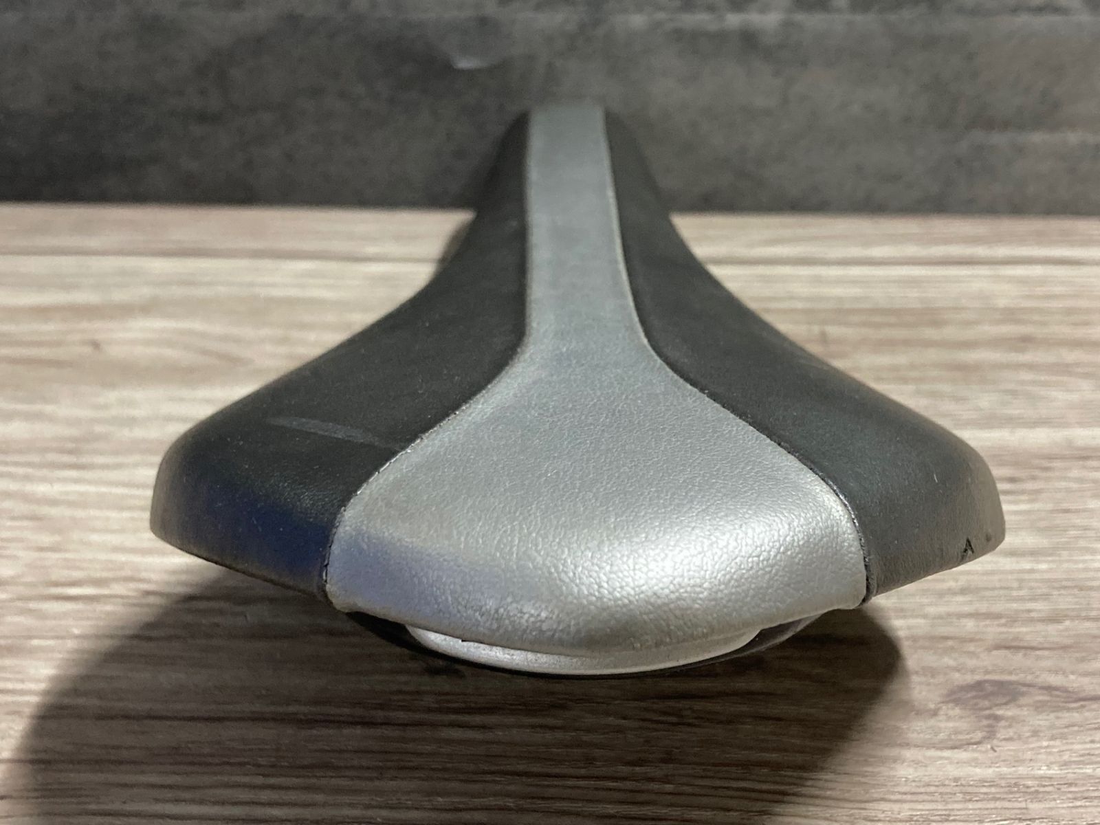 JR172 フィジーク fizik ARIONE サドル 黒 シルバー TITANIO レール