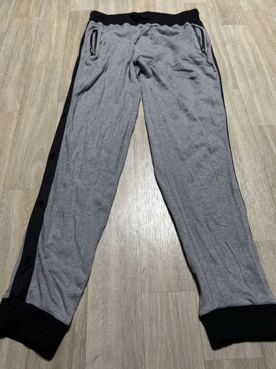 ハイドロジェン スナップ ボタン トレーナー ズボン