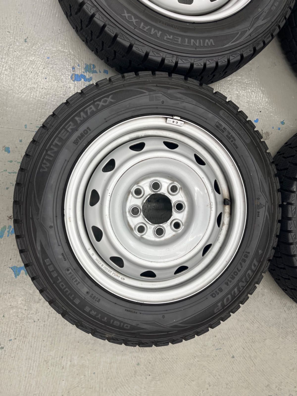トヨタアクアスタッドレスタイヤ165 70