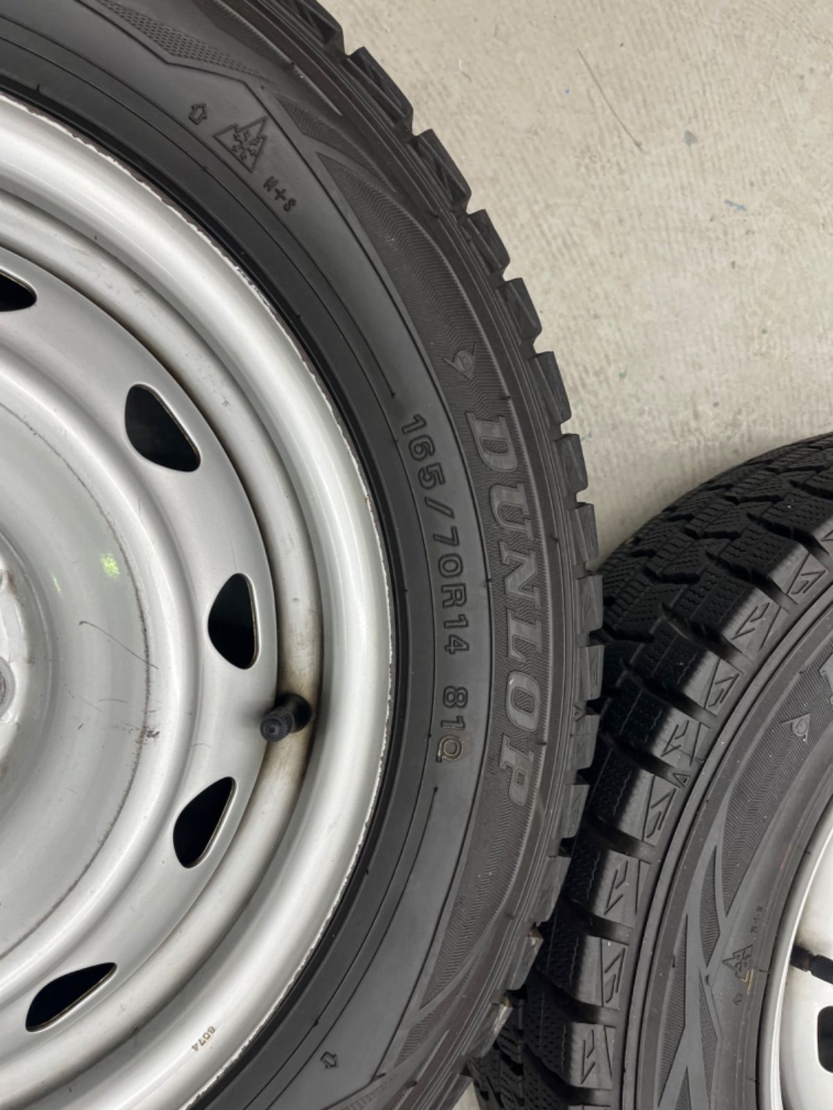 トヨタアクアスタッドレスタイヤ165