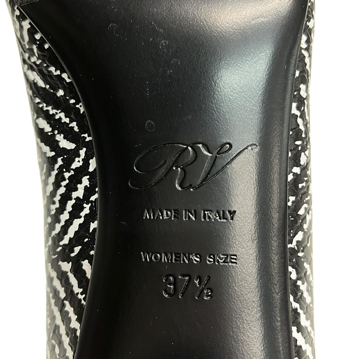 RogerVivier(ロジェヴィヴィエ) パンプス 37 1/2 レディース - 黒×白