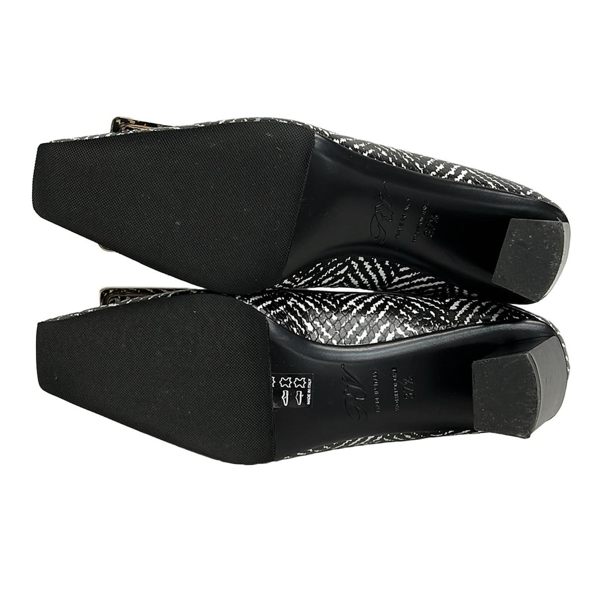 RogerVivier(ロジェヴィヴィエ) パンプス 37 1/2 レディース - 黒×白