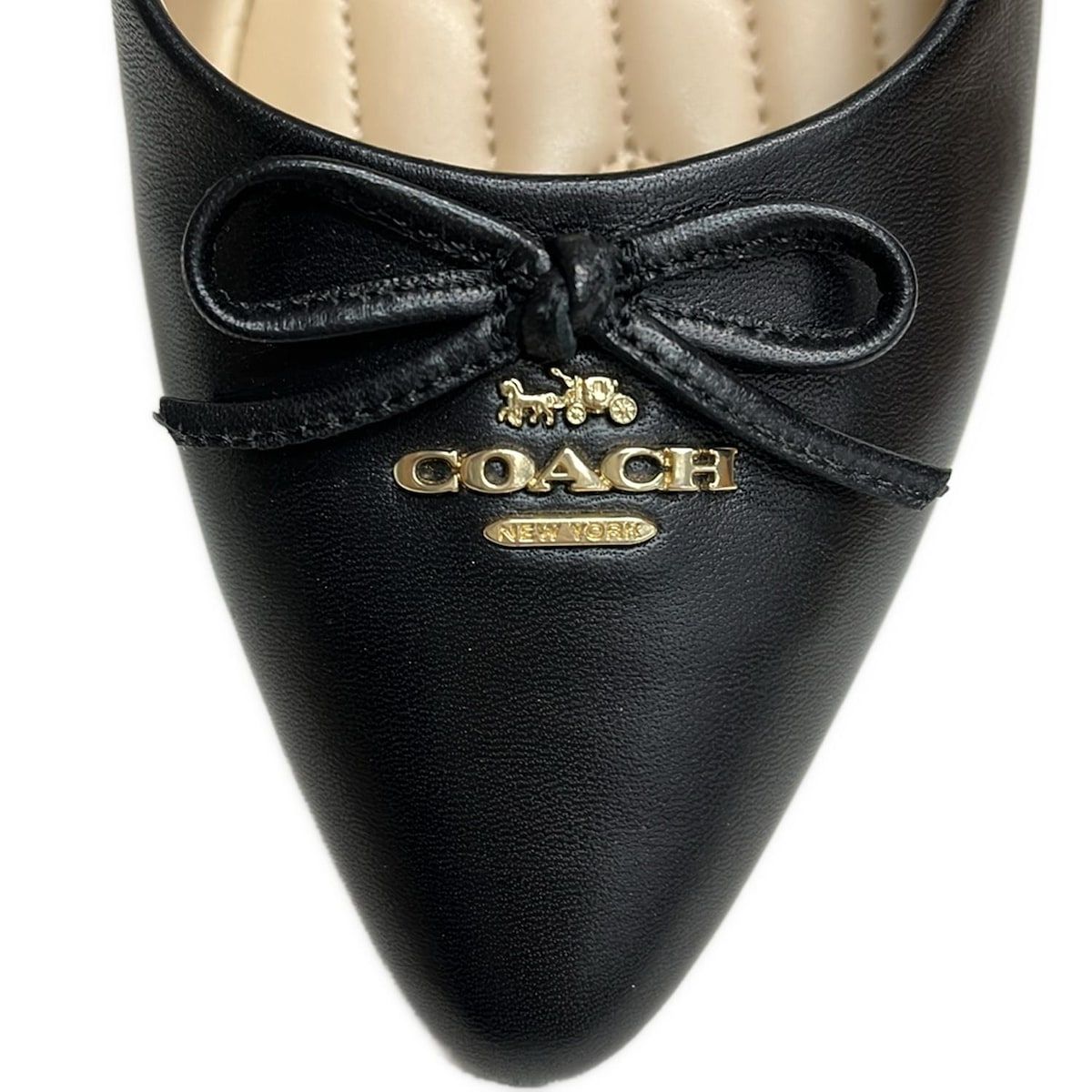 COACH(コーチ) フラットシューズ 23 レディース - 黒 リボン レザー