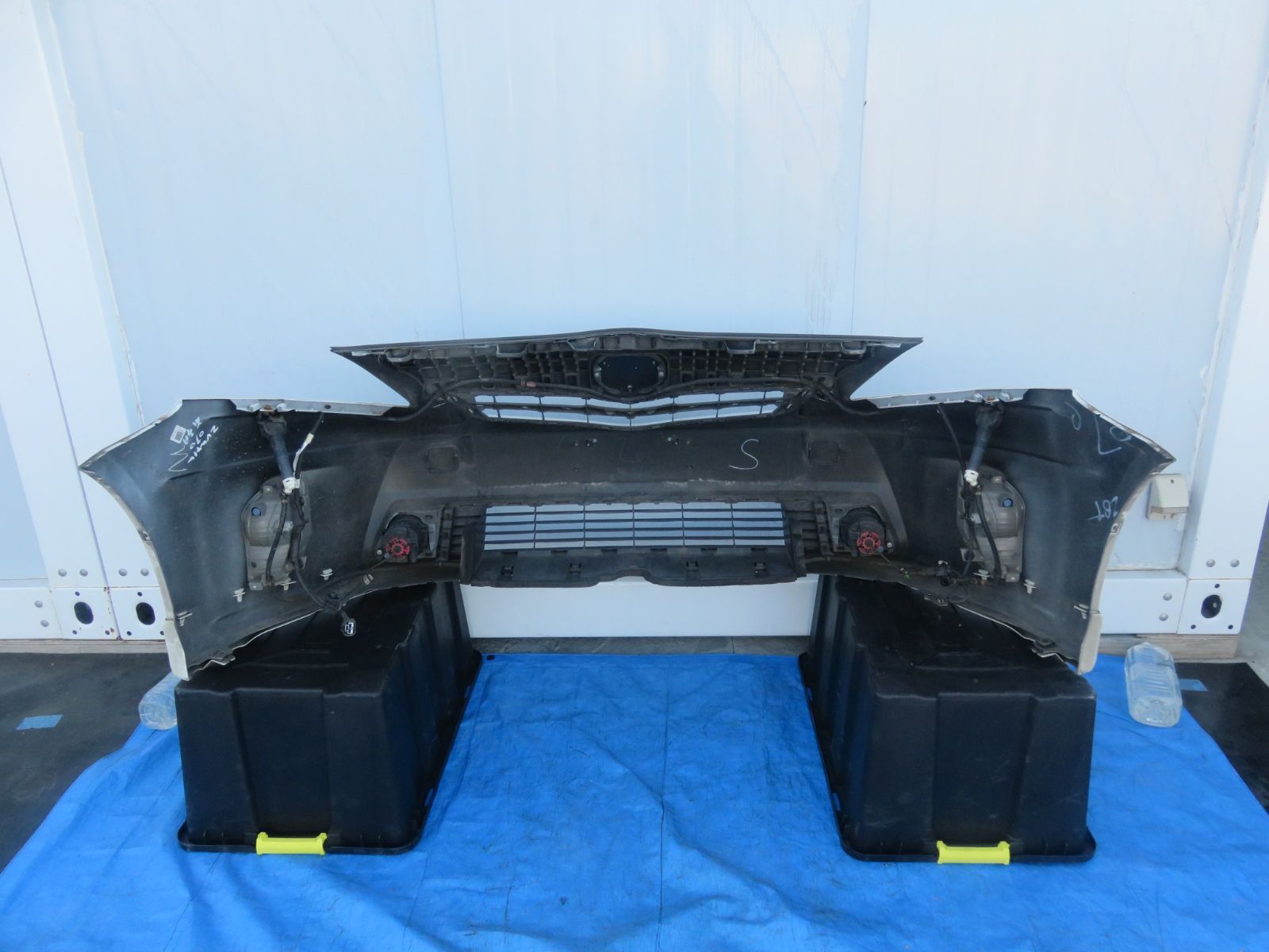 ☆SFC3953/プリウスα ZVW40W ZVW41W 前期 純正 フロントバンパー 070