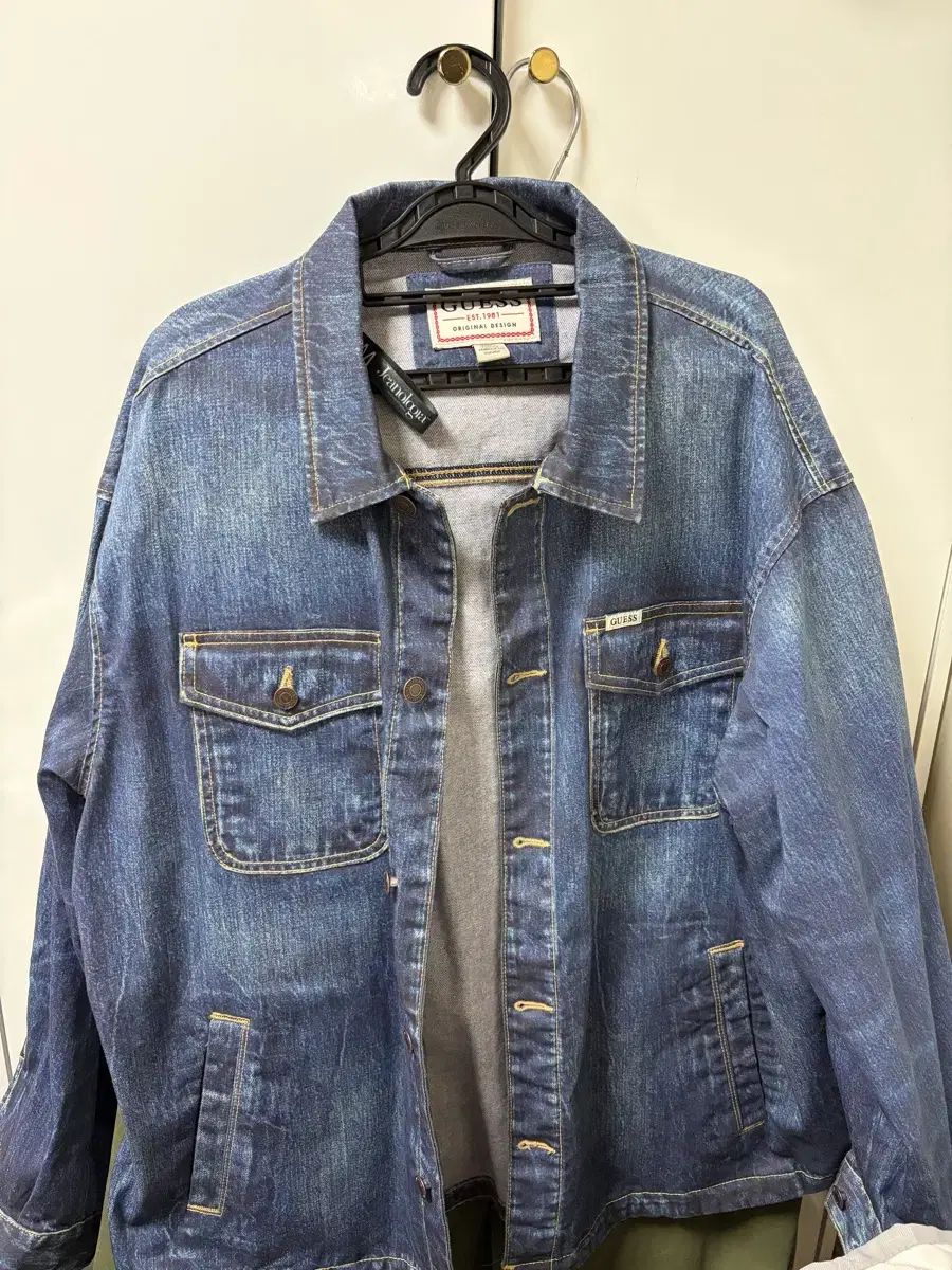 NEW YORK サン GUESS ゲス シャツ 出品