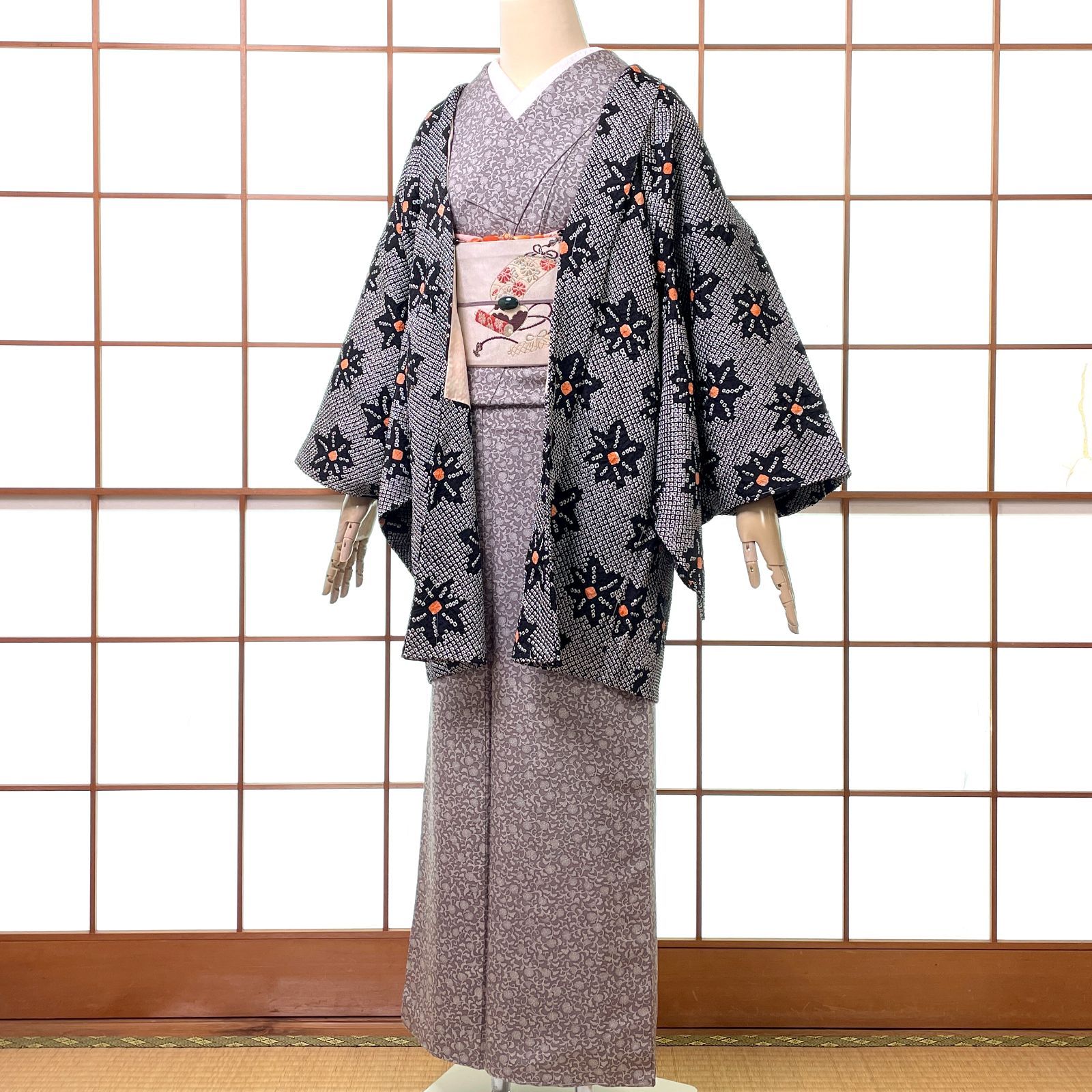 羽織 総絞り 正絹 紅葉柄 白黒 オレンジ 羽織紐付き 手縫い 着物 kimonolove オゾン消臭サービス A-2617