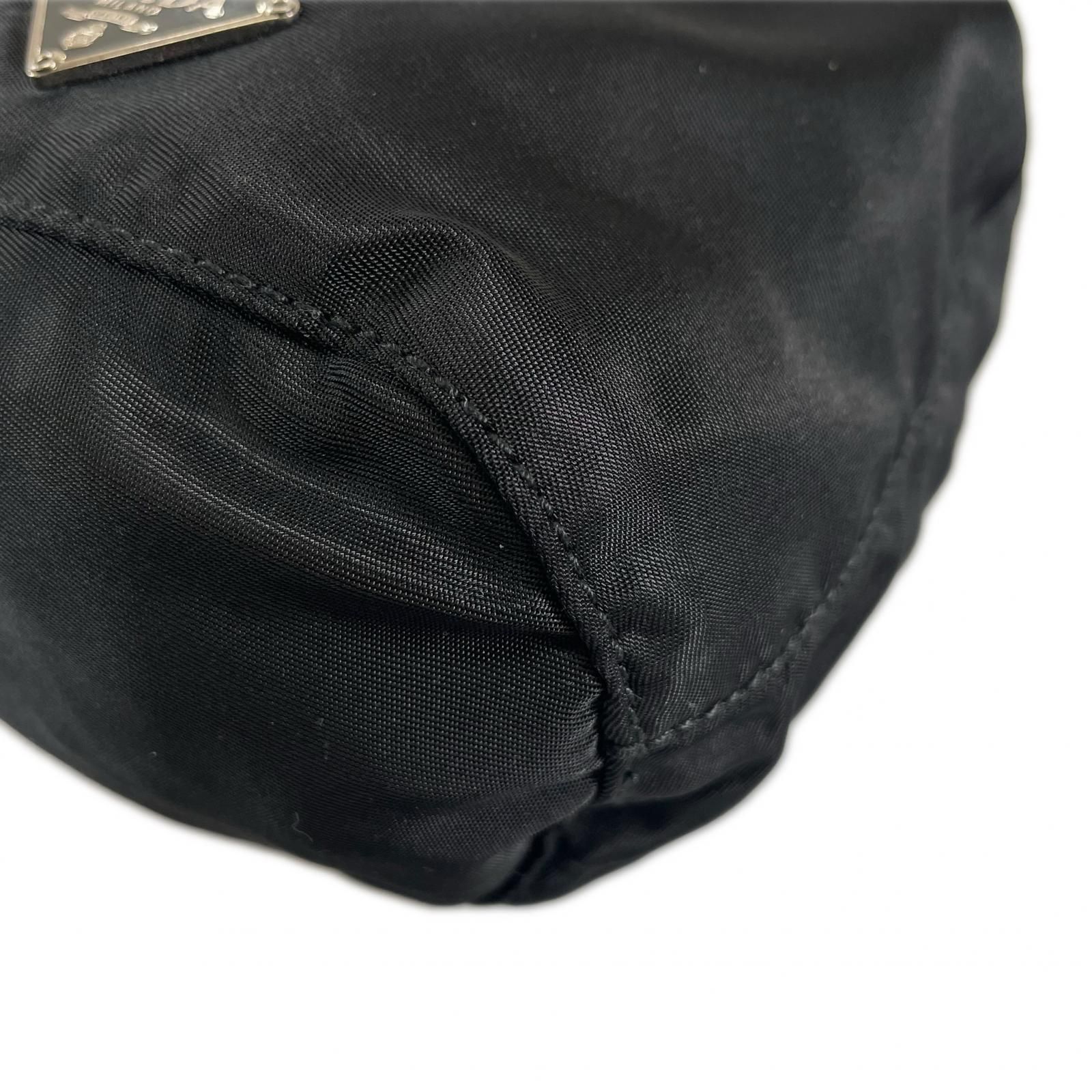 ユニセックス トライアングルロゴ