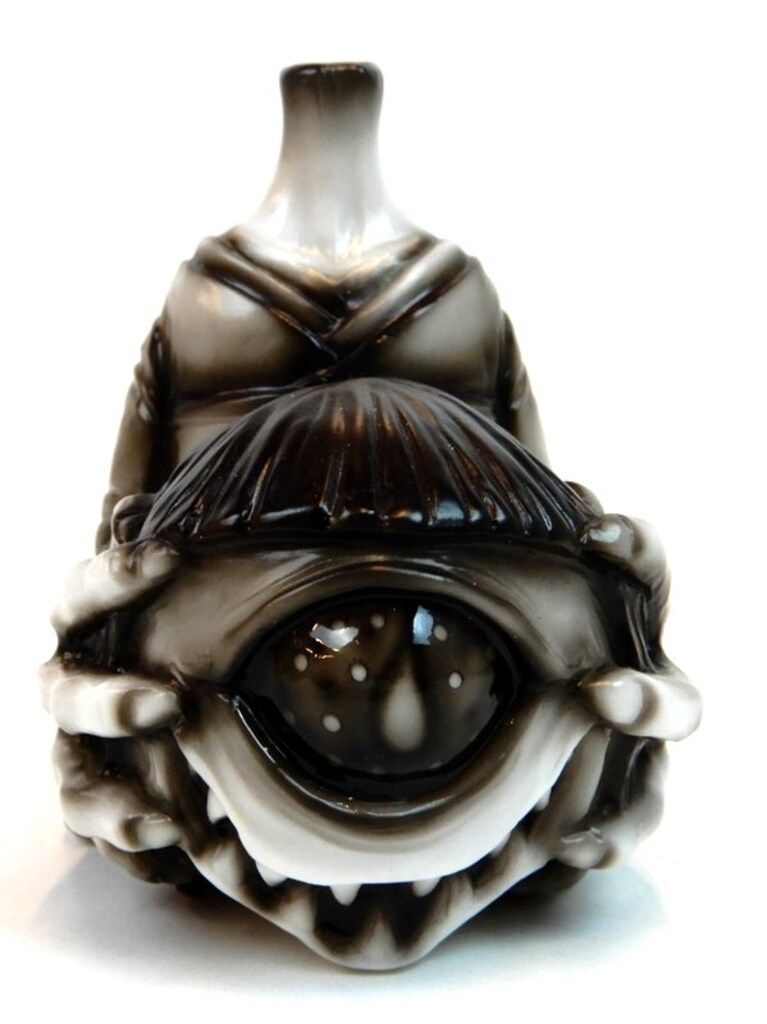 かっ まちこ 白成型 黒