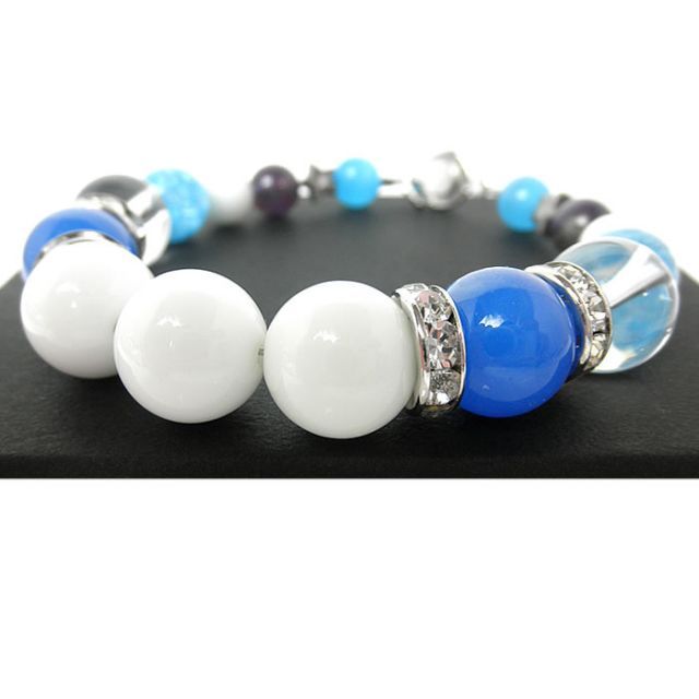 ホワイトオニキス＆ブルーメノウブレスレット セット ニューホックタイプ 腕周り内径 約１６.０ｃｍ チャームと巾着袋付き♪