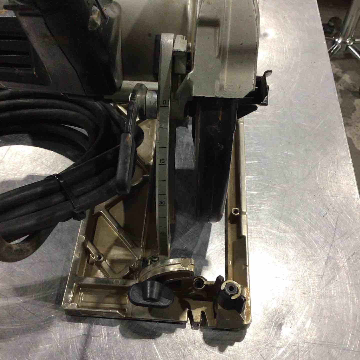  品 マキタ makita 電気マルノコ HS 6301 B マルノコ 切断工具 切断機