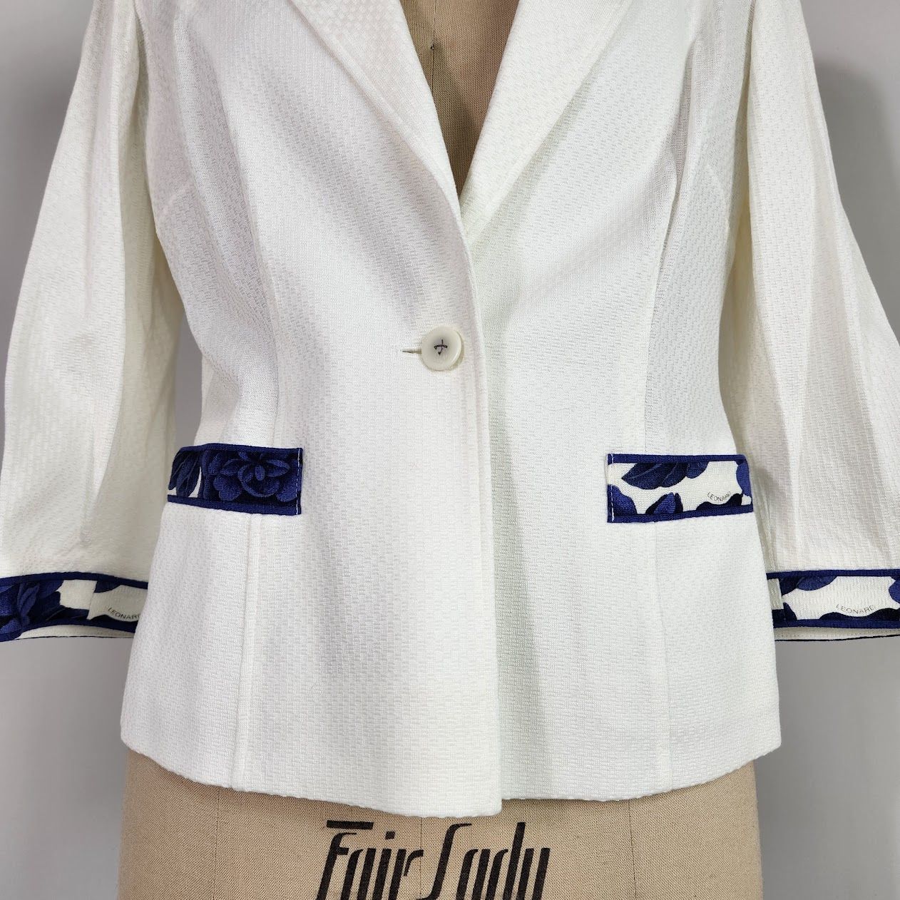 LEONARD レオナール ジャケット 11AR ホワイト 花柄トリム 日本製 LEONARD レオナール ジャケット 11AR ホワイト 花柄トリム 日本製