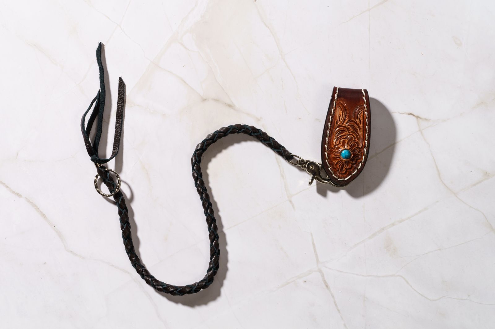  重厚なダークブラウン革と手彫り装飾が際立つ至高のバイカーズウォレット4点セット 本革 牛革 タイコーズ風 メンズ レザー財布 長財布 手作り ウォレットコード＆ホルスター付き 長財布 財布 ケース 小物入れ