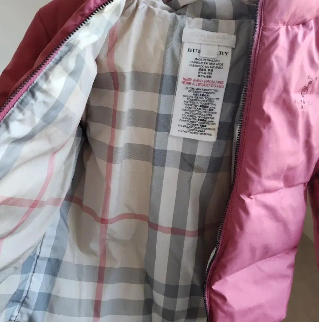 バーバリー キッズ ピンク色 ダウン アウター