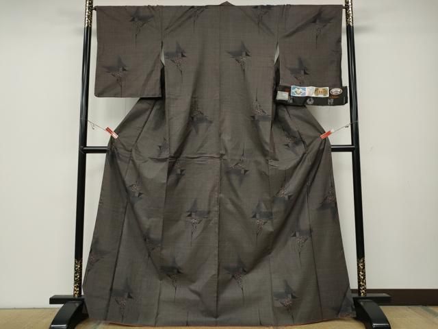 平和屋着物●本場大島紬 7マルキ 泥染め 舞蝶花文 二見屋謹製 証紙付き 正絹 ut