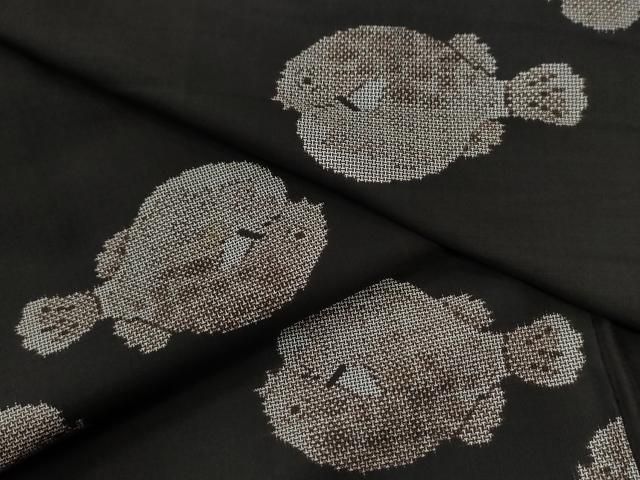 平和屋着物○本場大島紬 9マルキ 地空き 魚 フグ 正絹 逸品 CABA6277yc