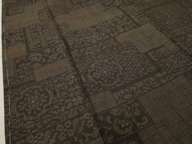 平和屋着物○本場真綿結城紬 100亀甲 色紙重ね花文 認定証付き 正絹