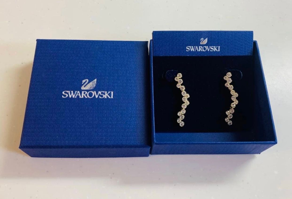 スワロフスキー Swarovski Fidelity ピアス