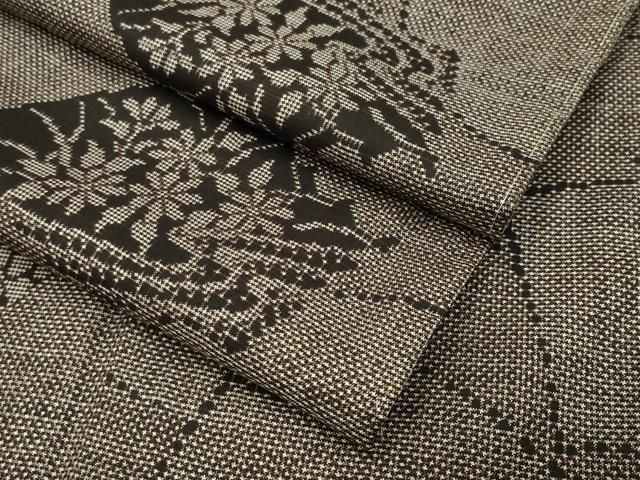 平和屋着物 本場大島紬 7マルキ 地紙重ね花文 正絹 gh