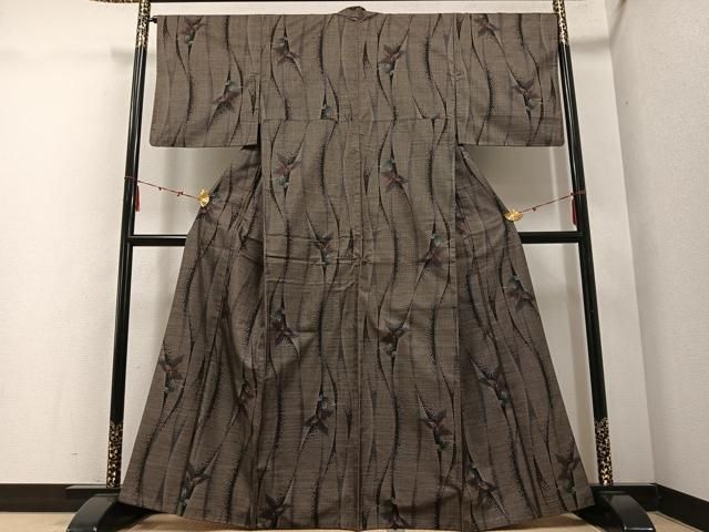 平和屋着物●本場大島紬 カタス7マルキ 舞花文 正絹 ph