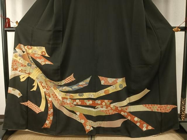 豪華黒留袖 駒刺繍