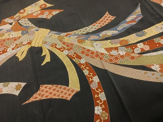 豪華黒留袖 駒刺繍