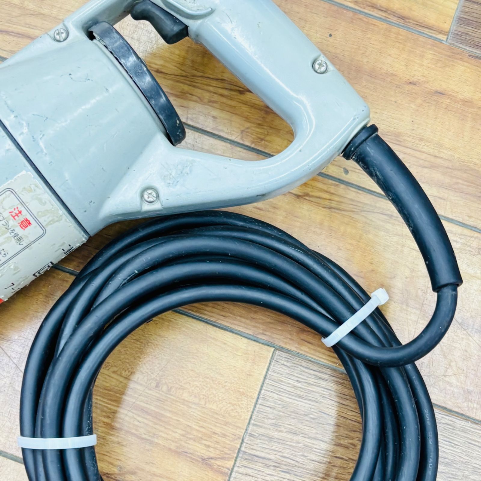 A コンクリートバイブレーター