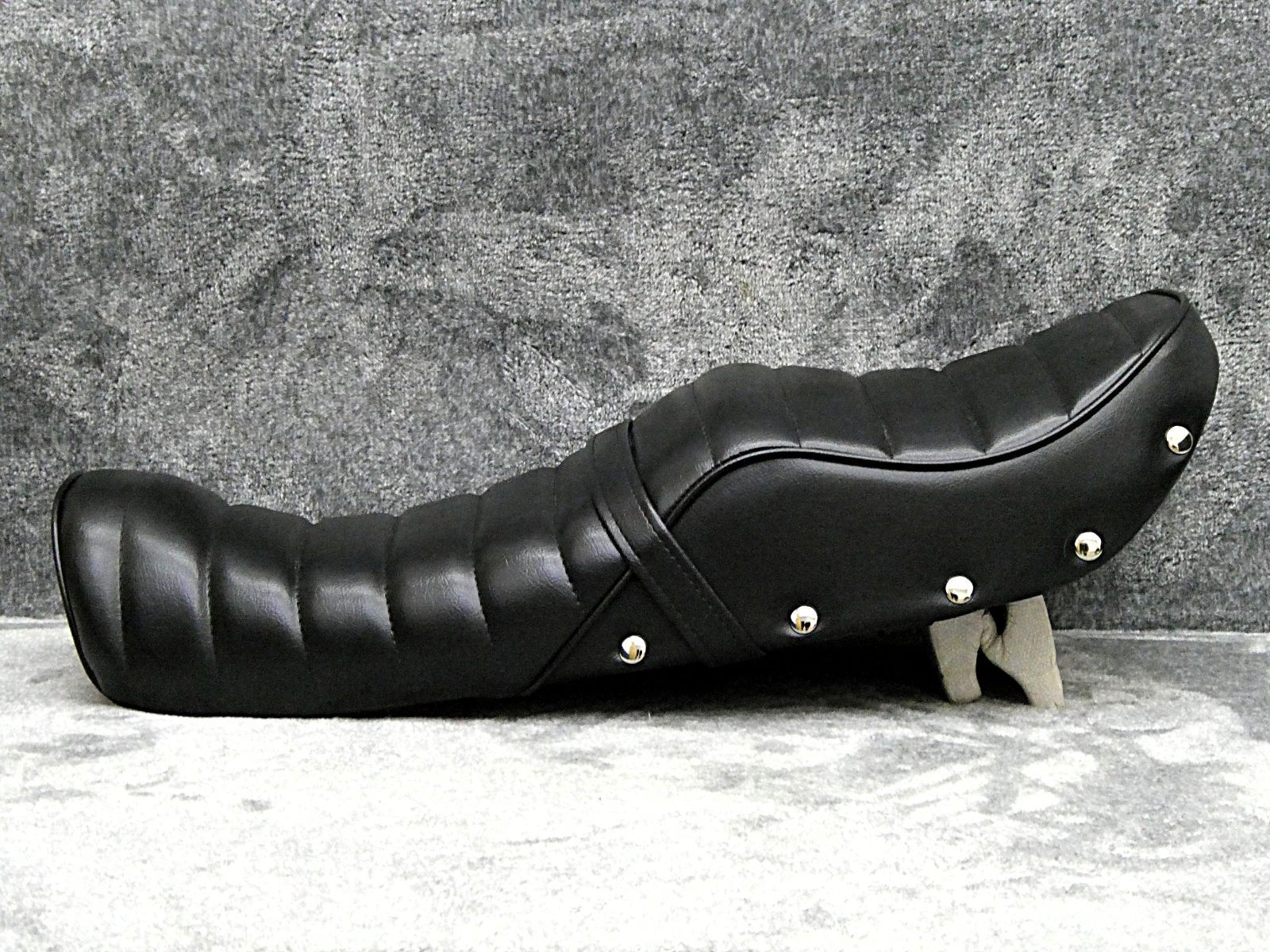 ジェイド250 鋲打ち 黒皮 タックロールシート/完成品BLACKブラックJADE