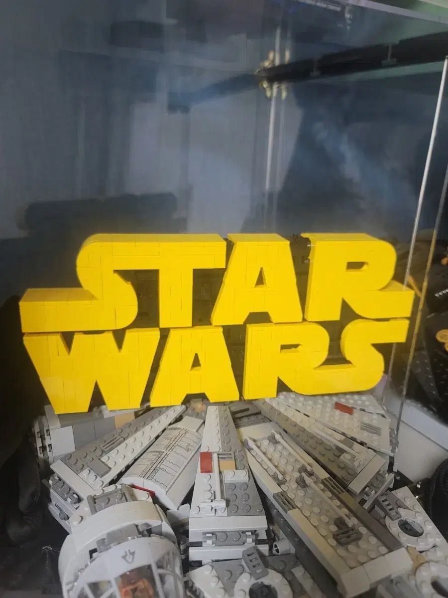 LEGO スター ウォーズ ロゴ 75497 700ピース