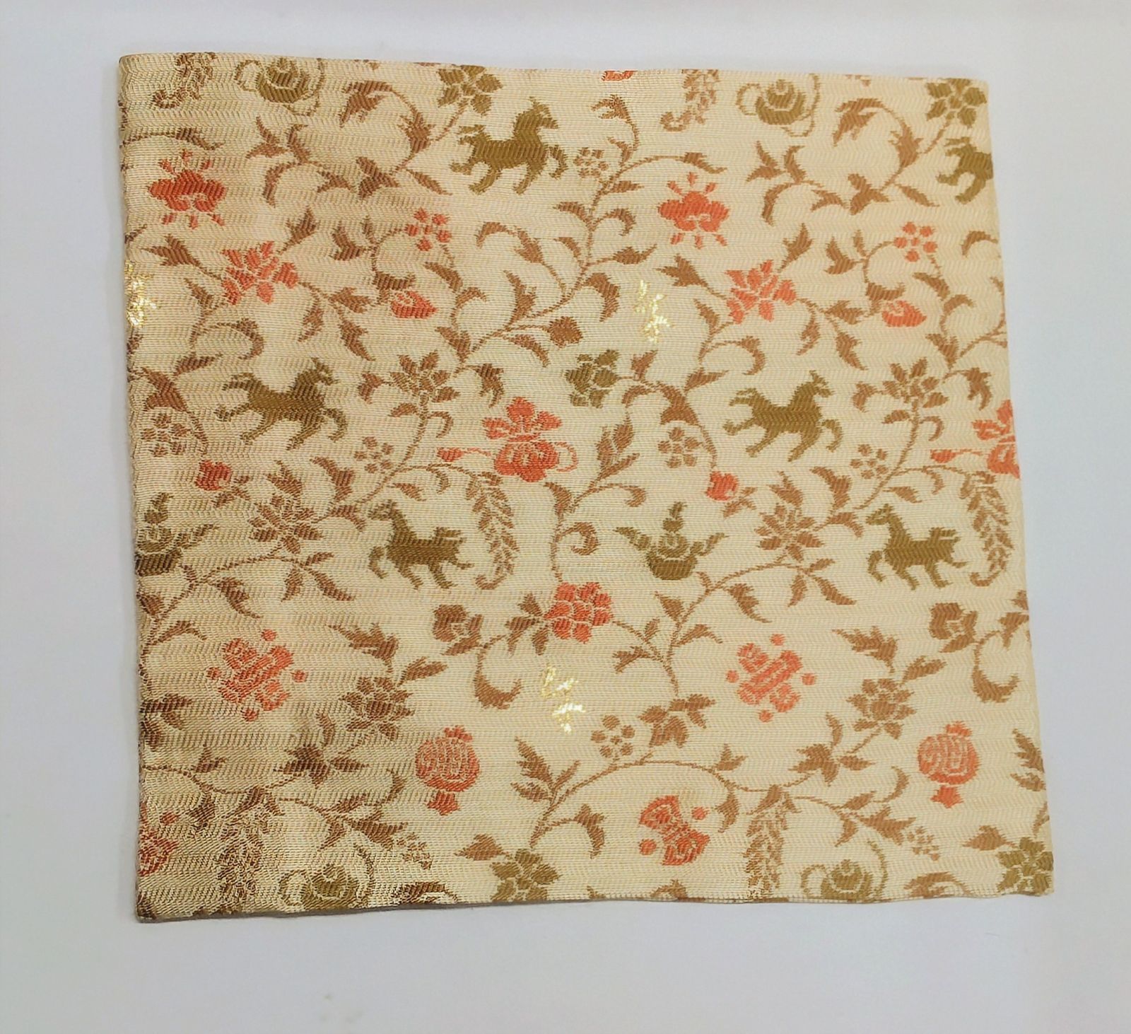 令和8年干支古袱紗 午宝尽くし更紗文様 ベ―ジュ - メルカリ