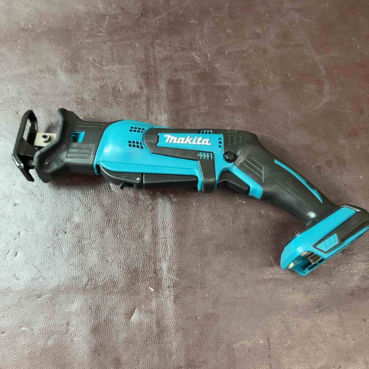 品 マキタ makita コードレスレシプロソー JR 144 DZ 14.4 V バッテリー 付属