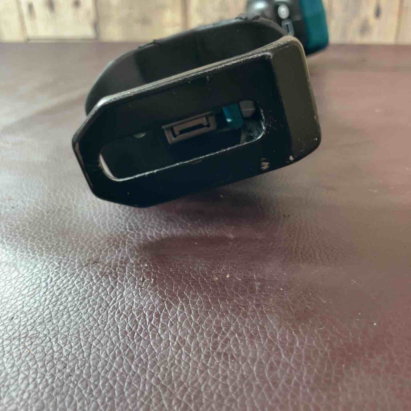  品 マキタ makita コードレスレシプロソー JR 144 DZ 14.4 V バッテリー 付属 レシプロソー 切断工具 切断機