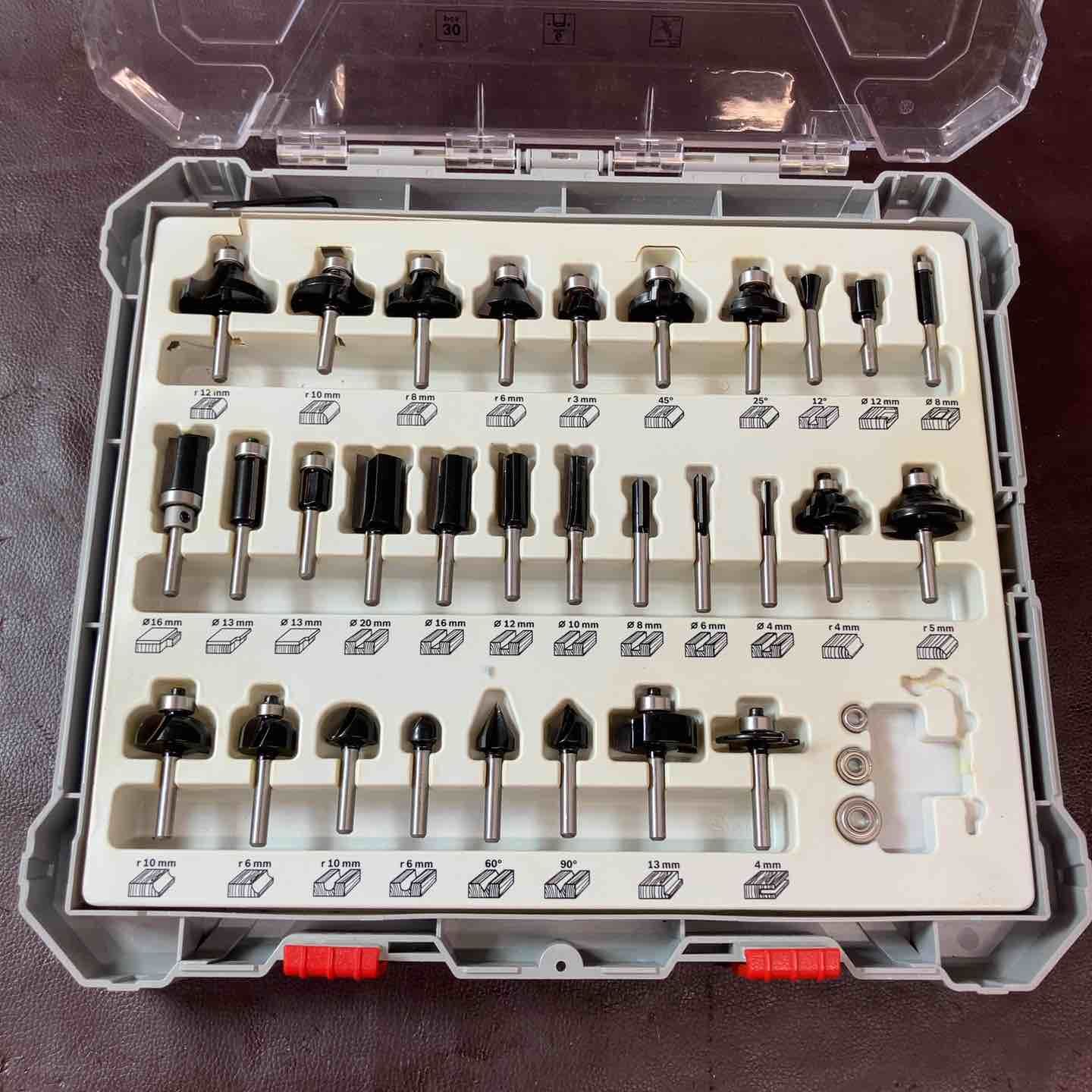 品 ボッシュ BOSCH ルーター トリマービットセット 30種 30本入