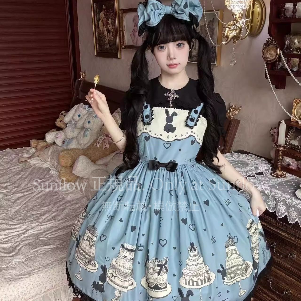 ゴスロリ ロリータ コスプレ衣装 ケーキうさぎ 甘ロリ風デザイン JSKドレス 高品質素材 撮影会 推し活 舞台演出 プレゼント用 仮装にも最適 3点セット ジャンパースカート ヘッドドレス リボンクリップ