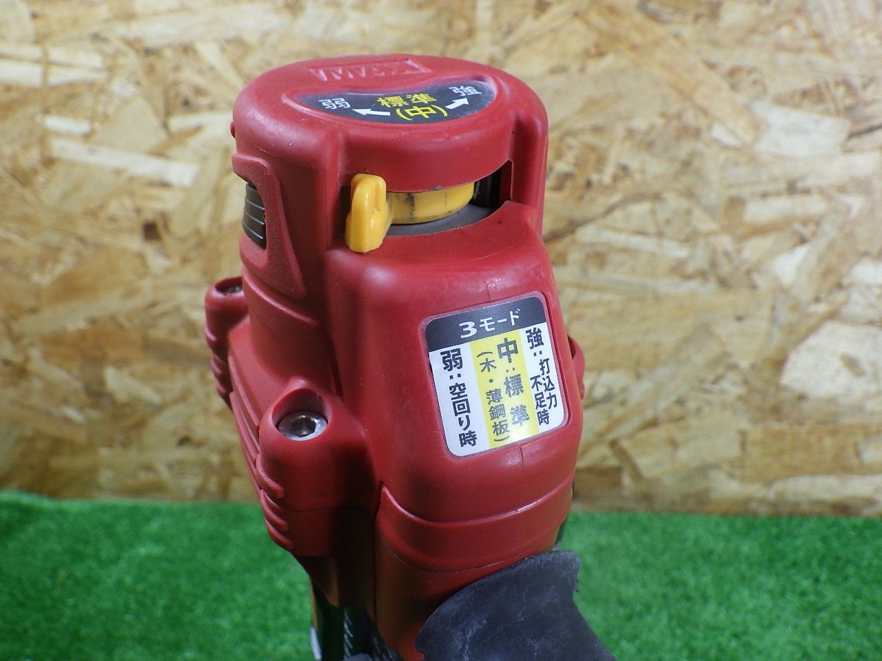 ボードのネジ打ちに