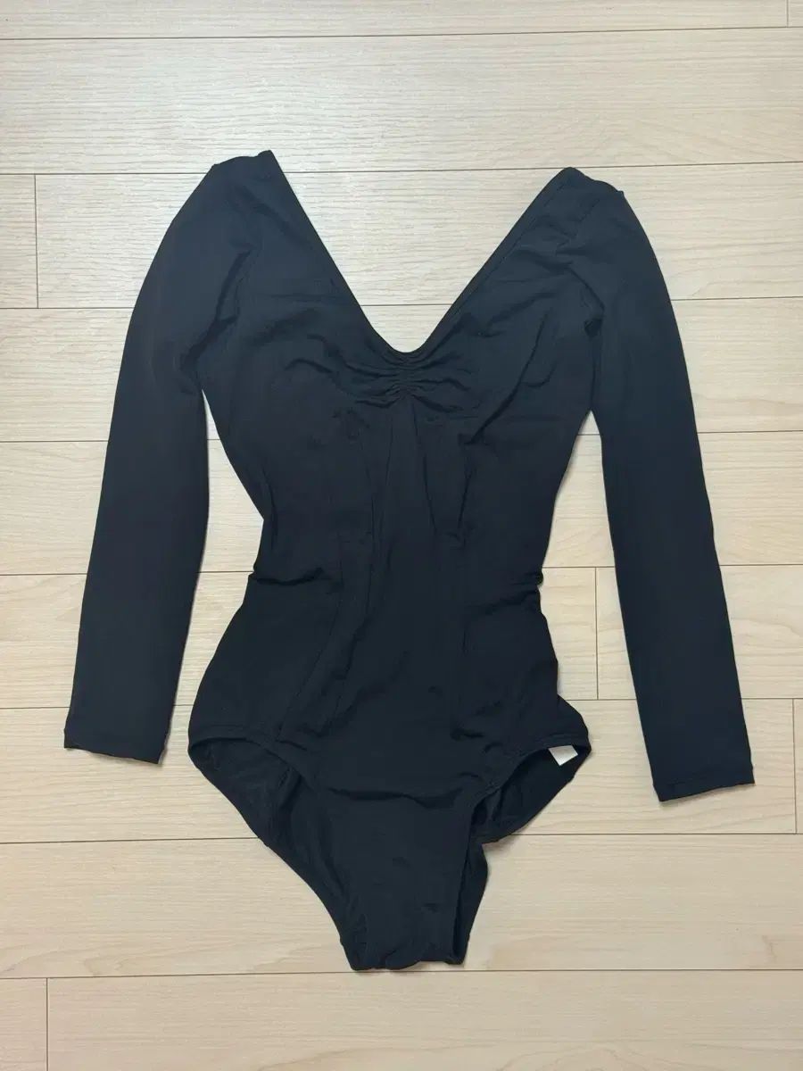 ルースフライ 입시 長袖レオタード M