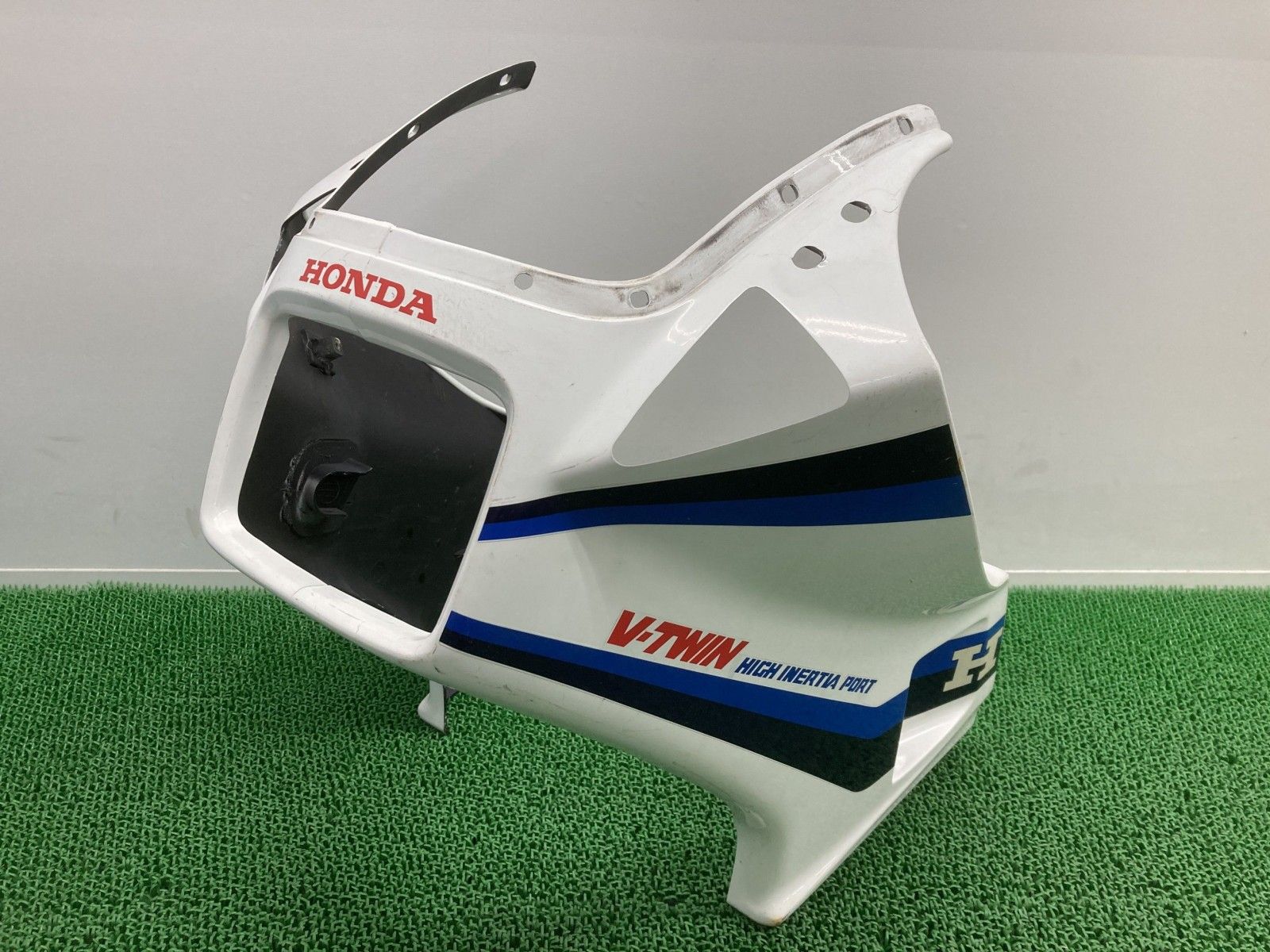 VT 250 FE アッパーカウル F 白 KM 3 ホンダ バイク 部品 MC 08 フロントカウル 水冷Vツイン 修復素材に Bt