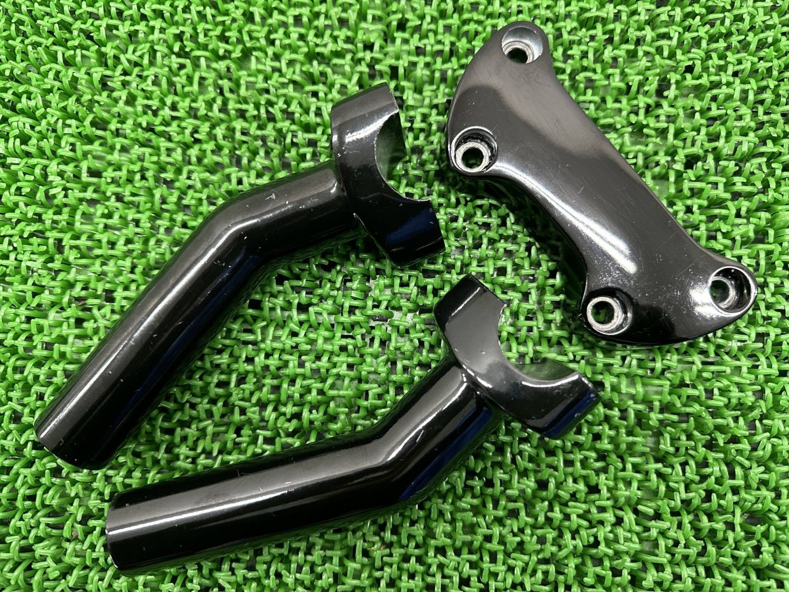 ハーレー ハンドルポスト 左右 黒 社外 6インチプルバックライザー 1インチハンドル用 クランプ コンディション良好 aD