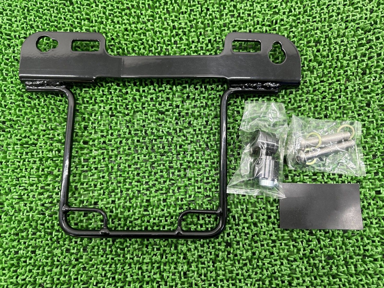 キジマ製FLFB FXBR サドルバッグステー 右 黒 社外 ハーレー M 8ソフテイル 18年 サドルバッグサポート 上品 yR