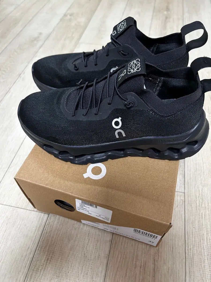 LOEWE ロエベ ランニング 37