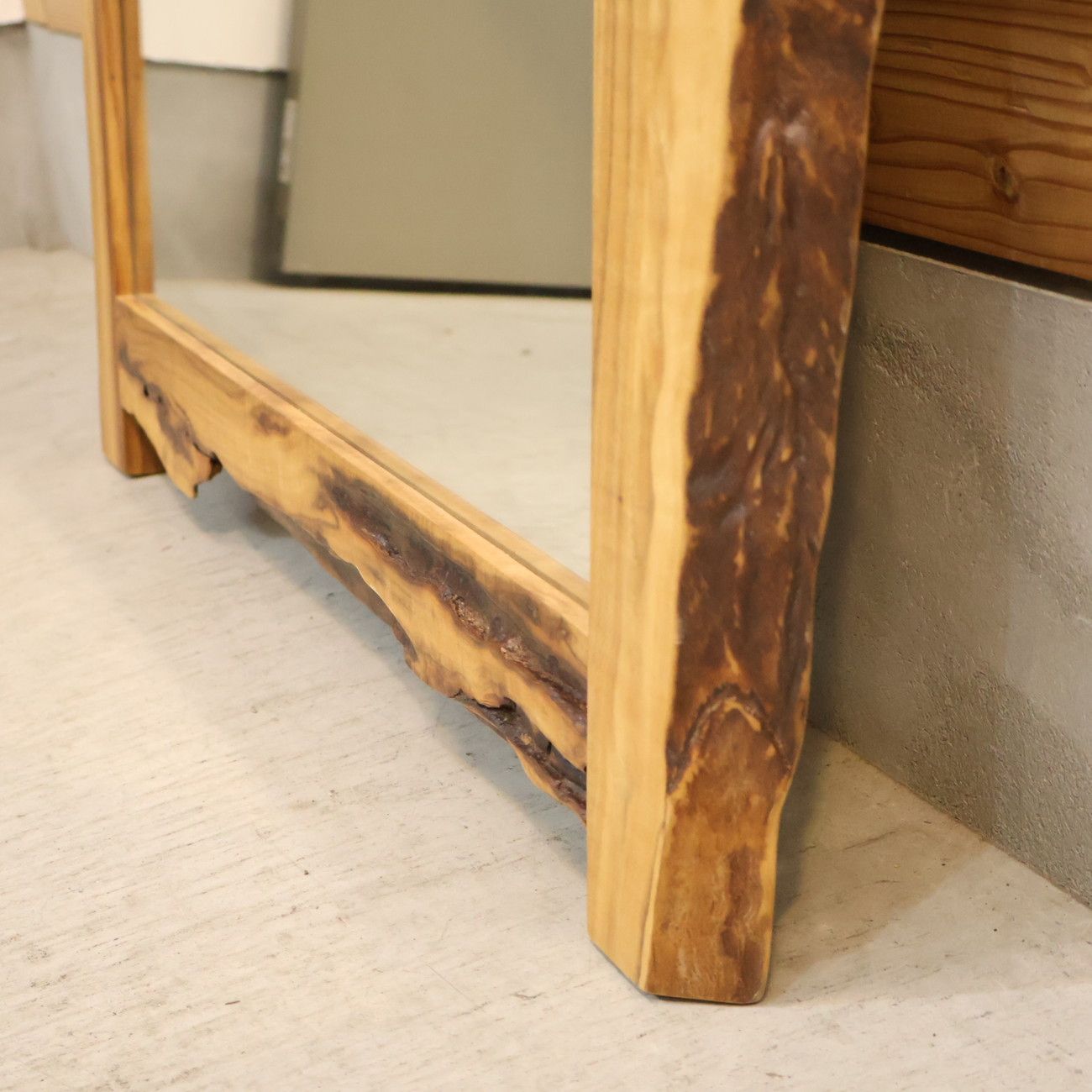 藏工房 レグナテック　オーダー　一点物　赤楠　耳付　無垢板　鏡　ウォール　ミラー 藏工房 レグナテック オーダー 一点物 赤楠 耳付 無垢板 鏡 ウォール