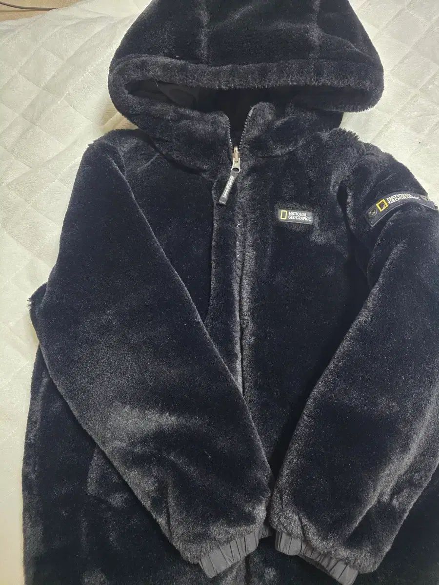 ナショナルジオグラフィック ブラック WHO フード ファー ジャケット リバーシブル
