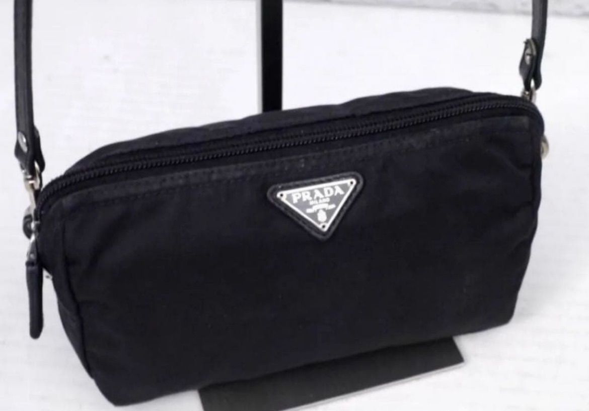 レア◆ PRADA プラダ ナイロンレザー クロスボディ カメラ バッグ ポーチ 美品◇ PRADA プラダ ナイロンxレザー クロスボディ ショルダーバッグ